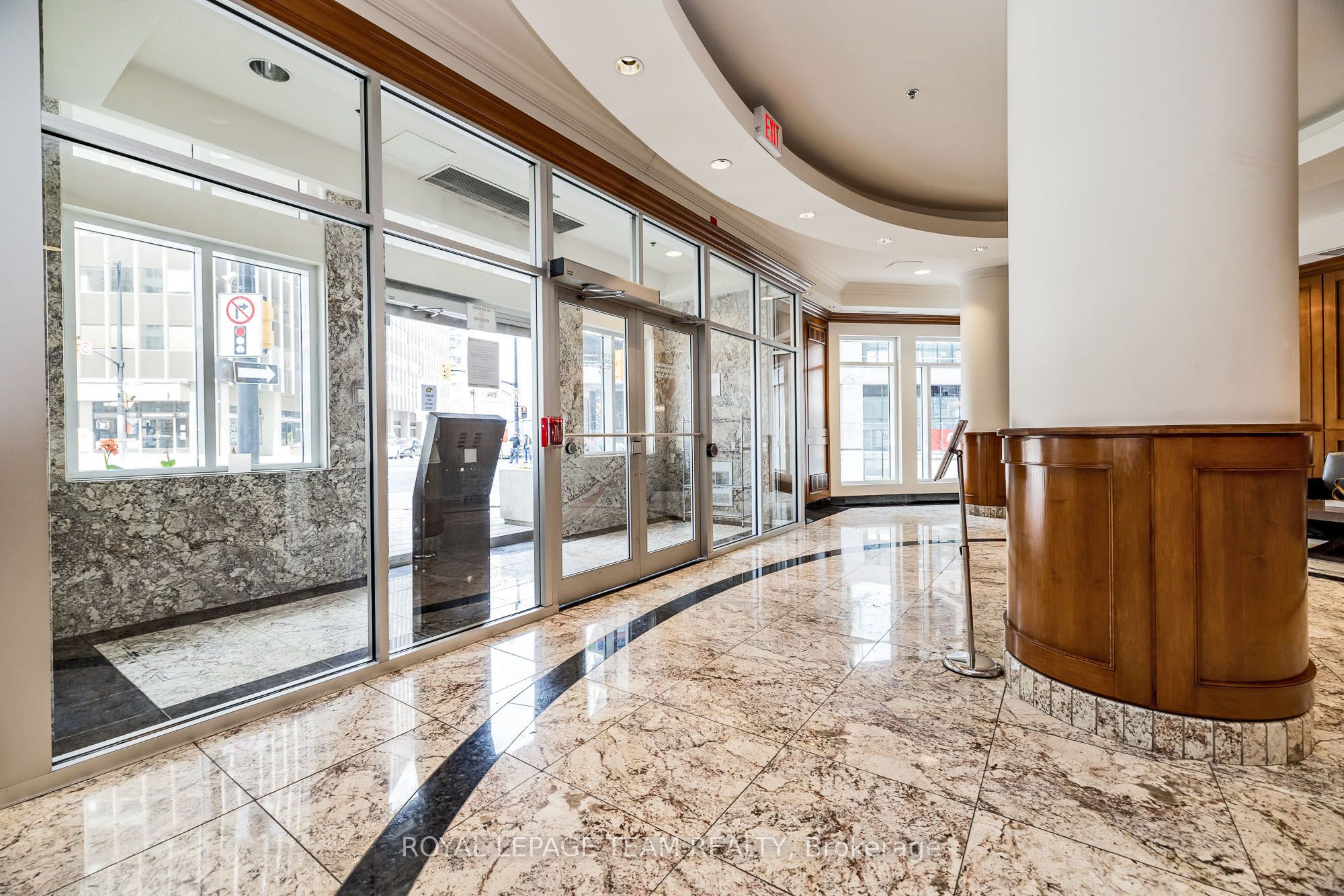 242 Rideau Street 1809 Property Photo 4