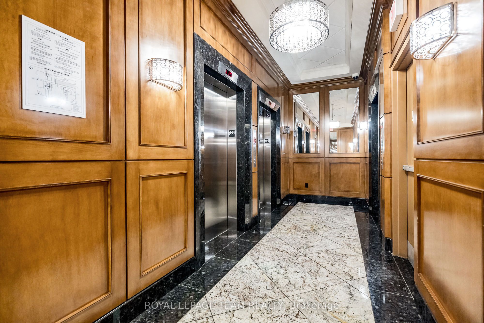 242 Rideau Street 1809 Property Photo 6