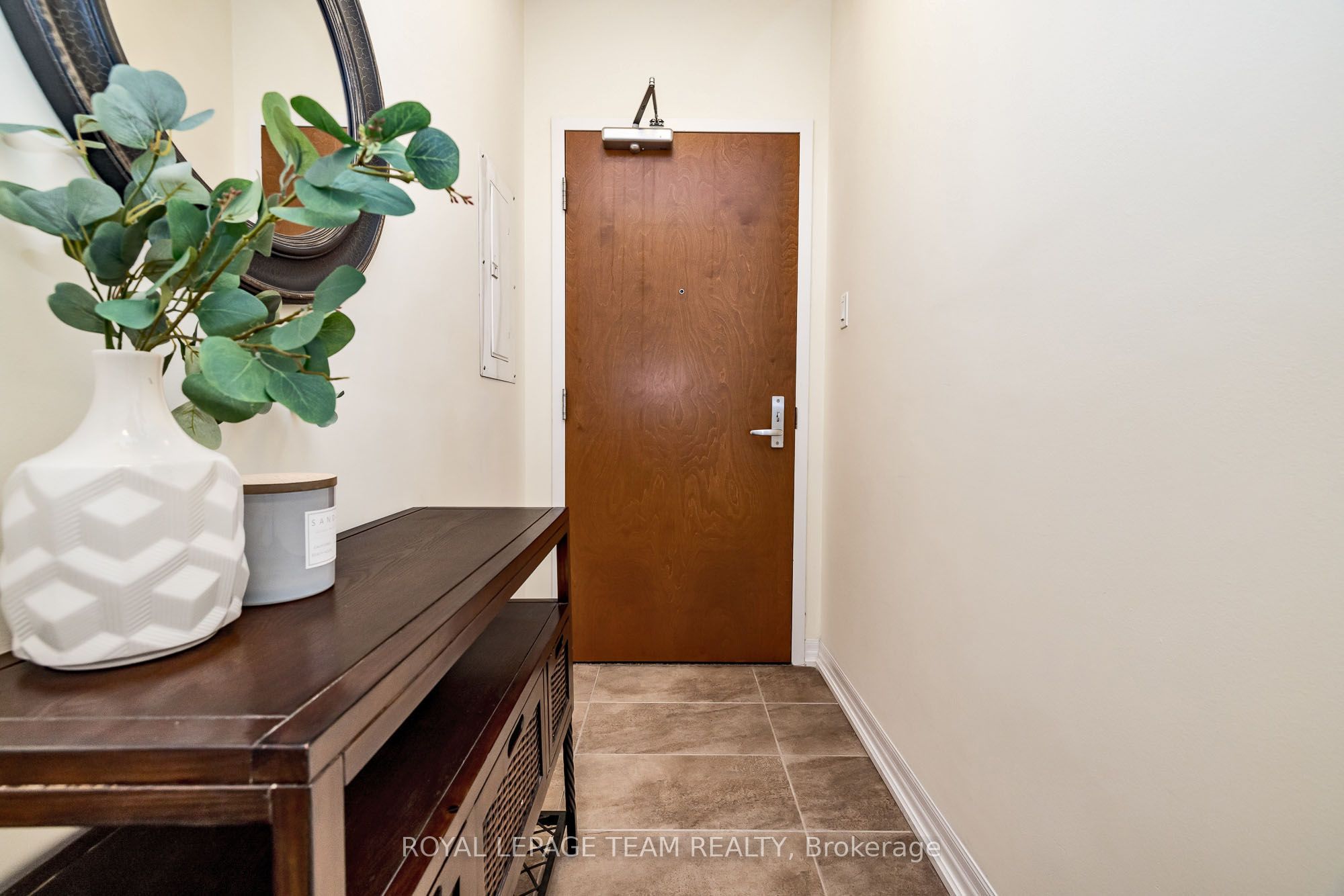 242 Rideau Street 1809 Property Photo 7