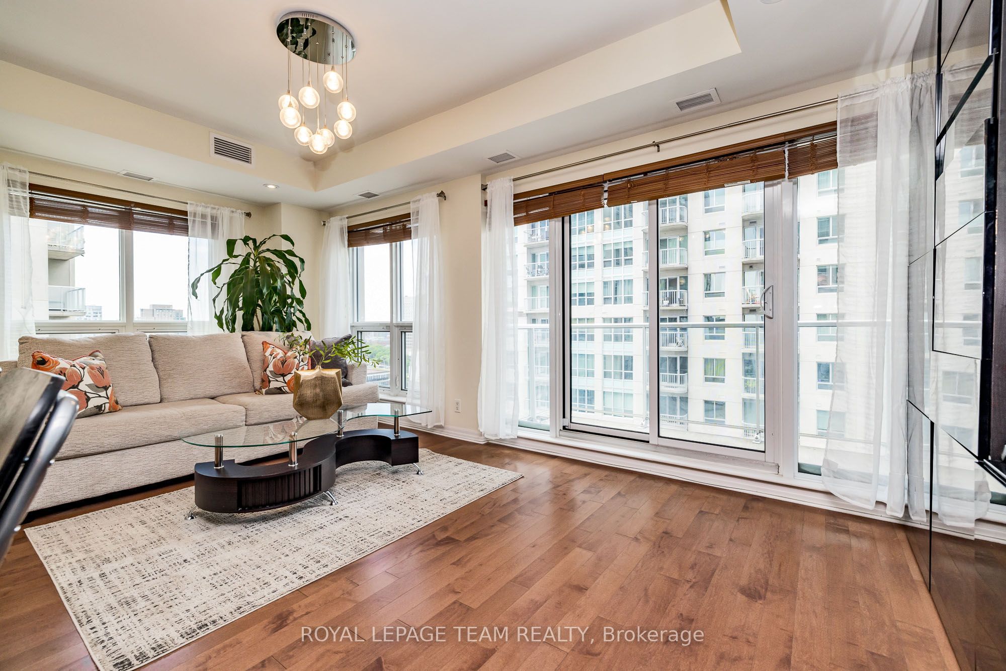 242 Rideau Street 1809 Property Photo 10