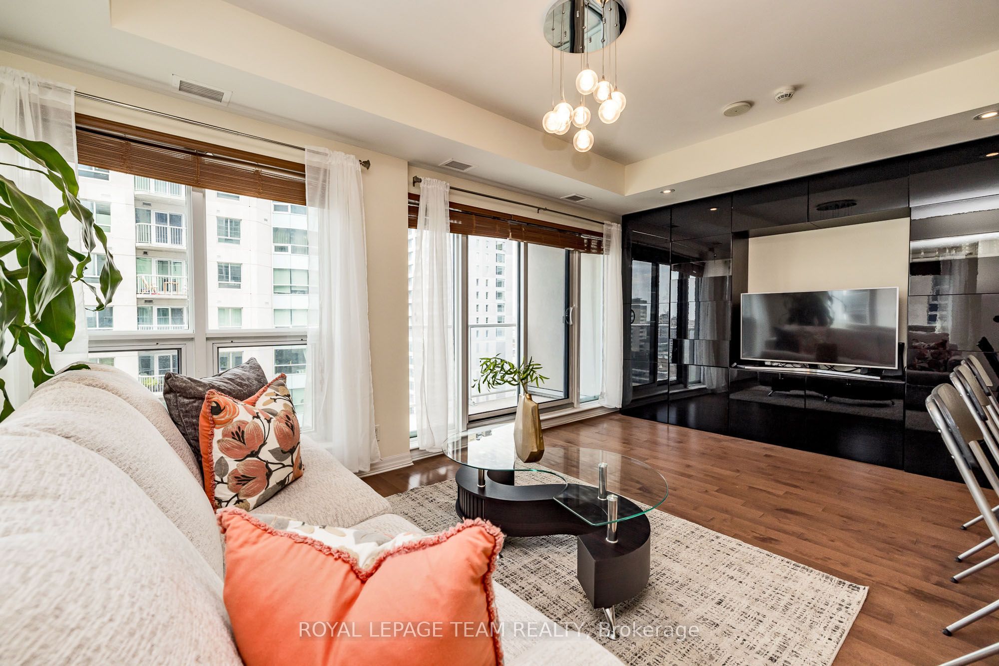 242 Rideau Street 1809 Property Photo 11