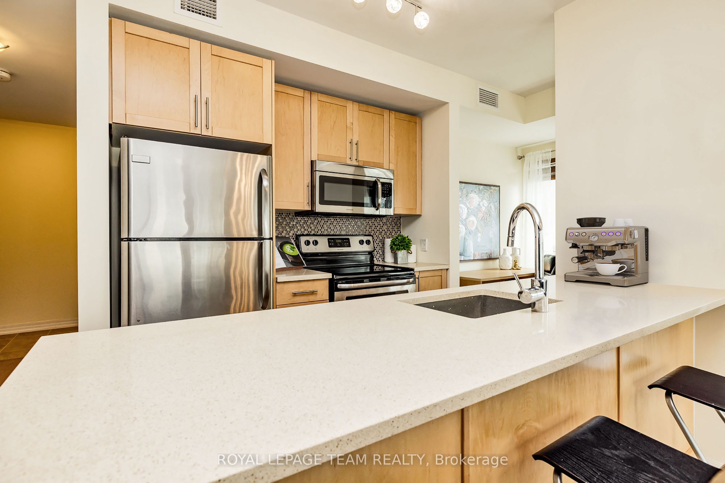 242 Rideau Street 1809 Property Photo 13