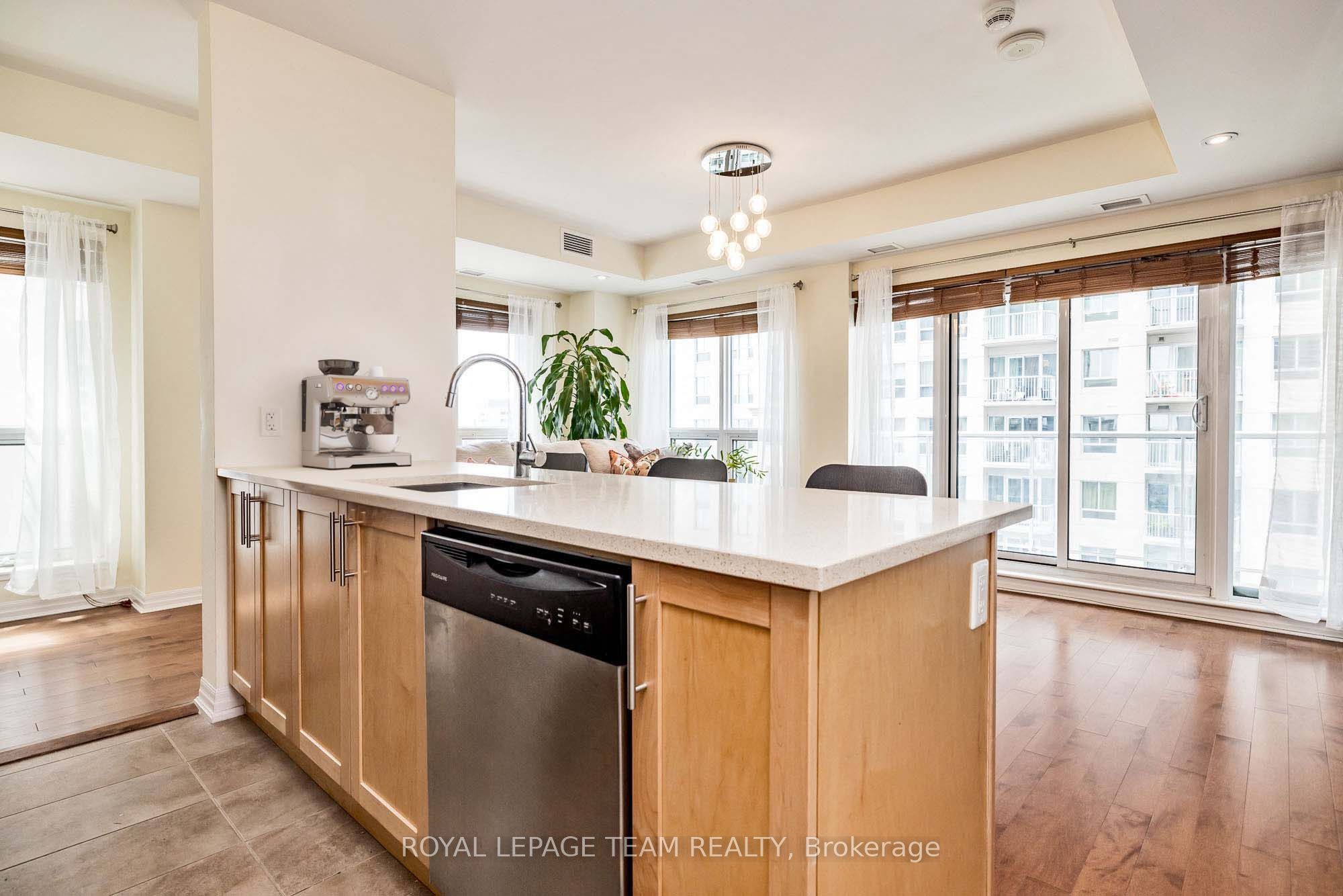 242 Rideau Street 1809 Property Photo 14
