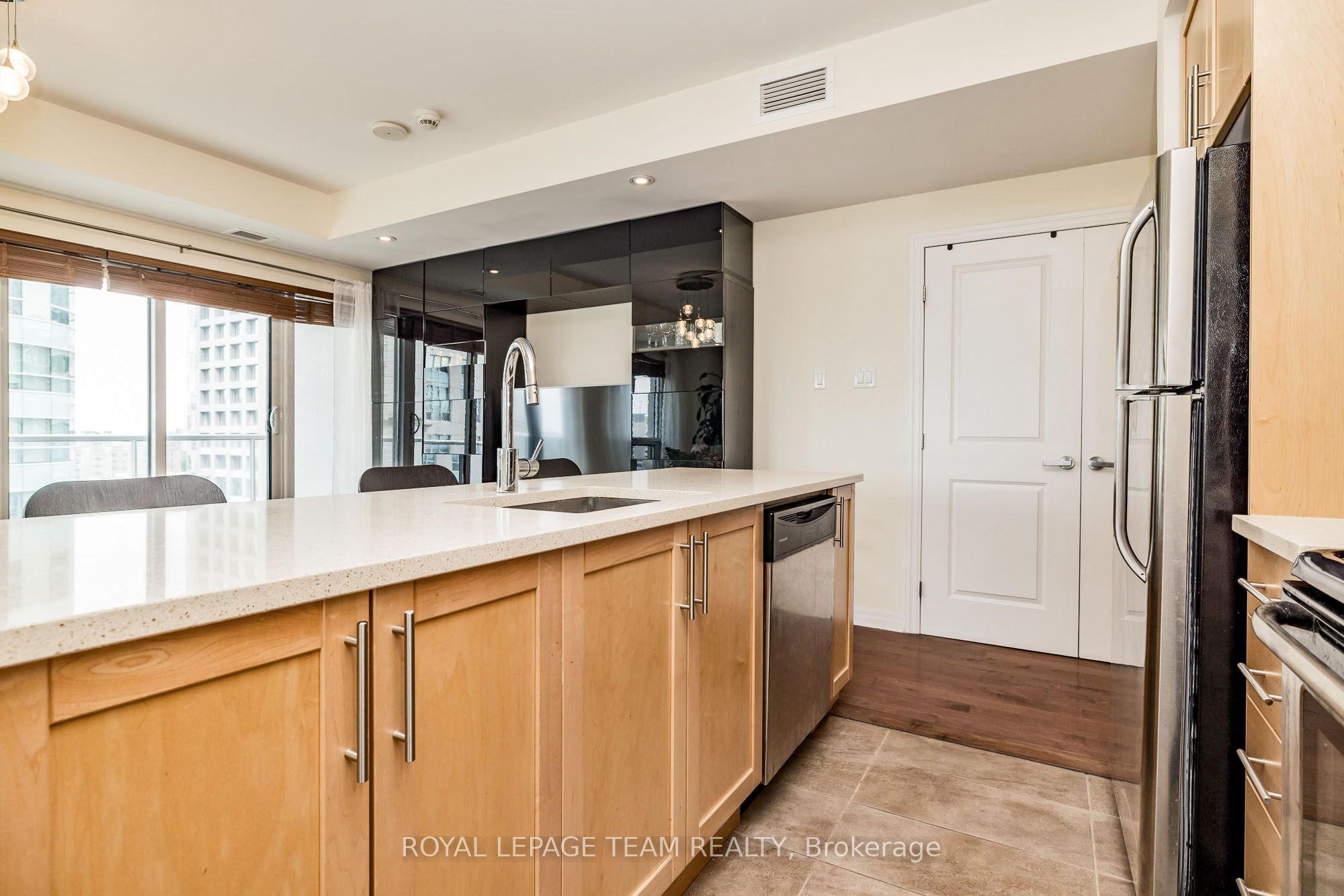 242 Rideau Street 1809 Property Photo 15