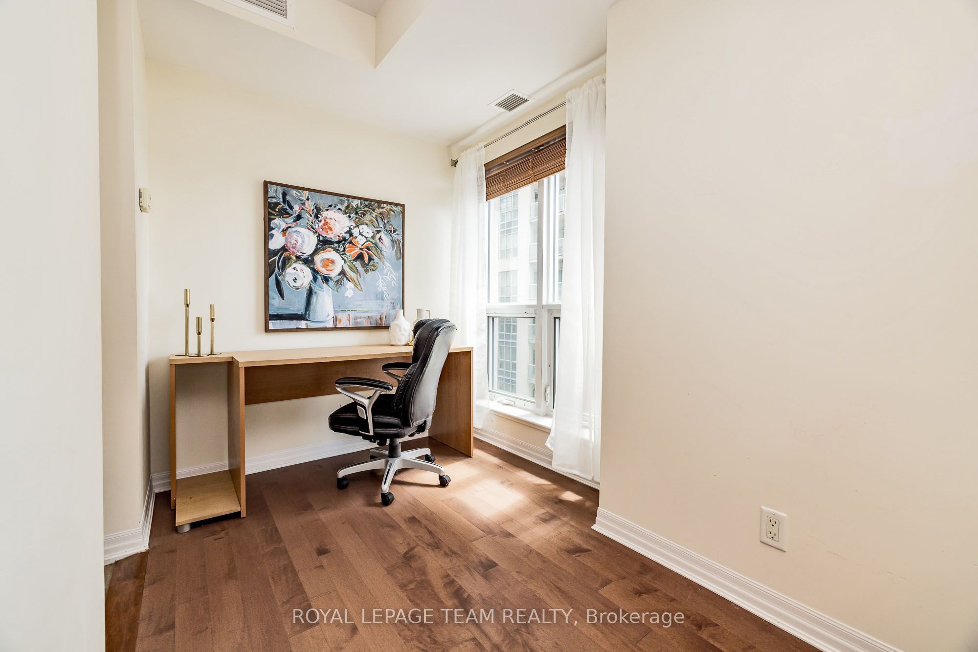 242 Rideau Street 1809 Property Photo 17