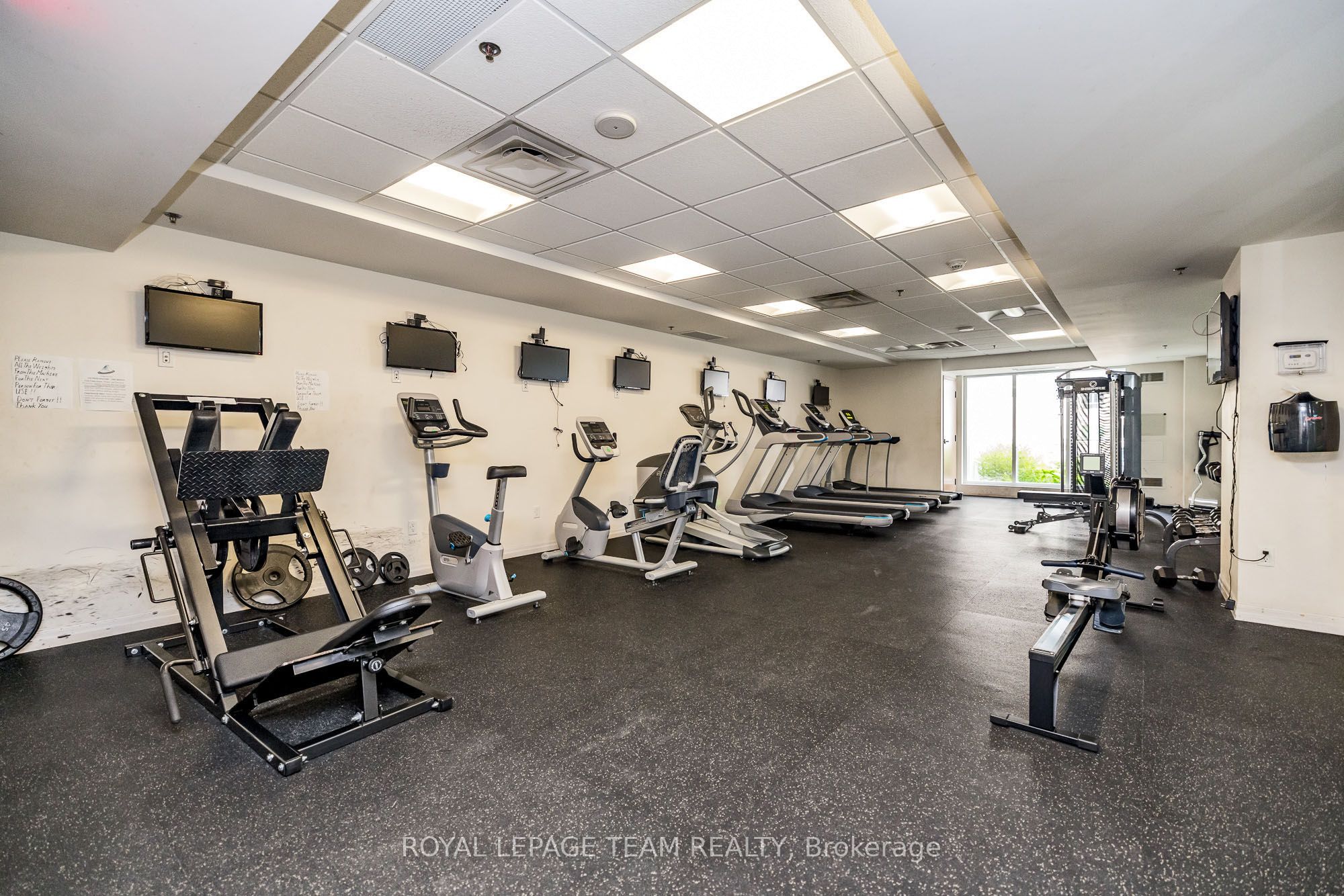 242 Rideau Street 1809 Property Photo 25