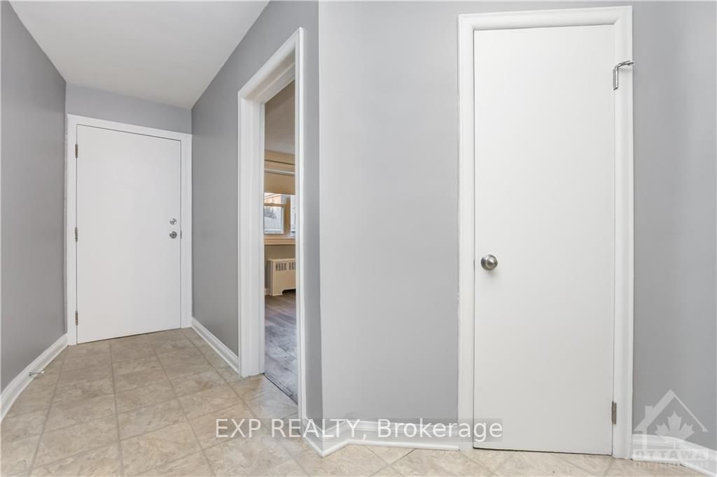 214 Carillon Street Property Photo 4