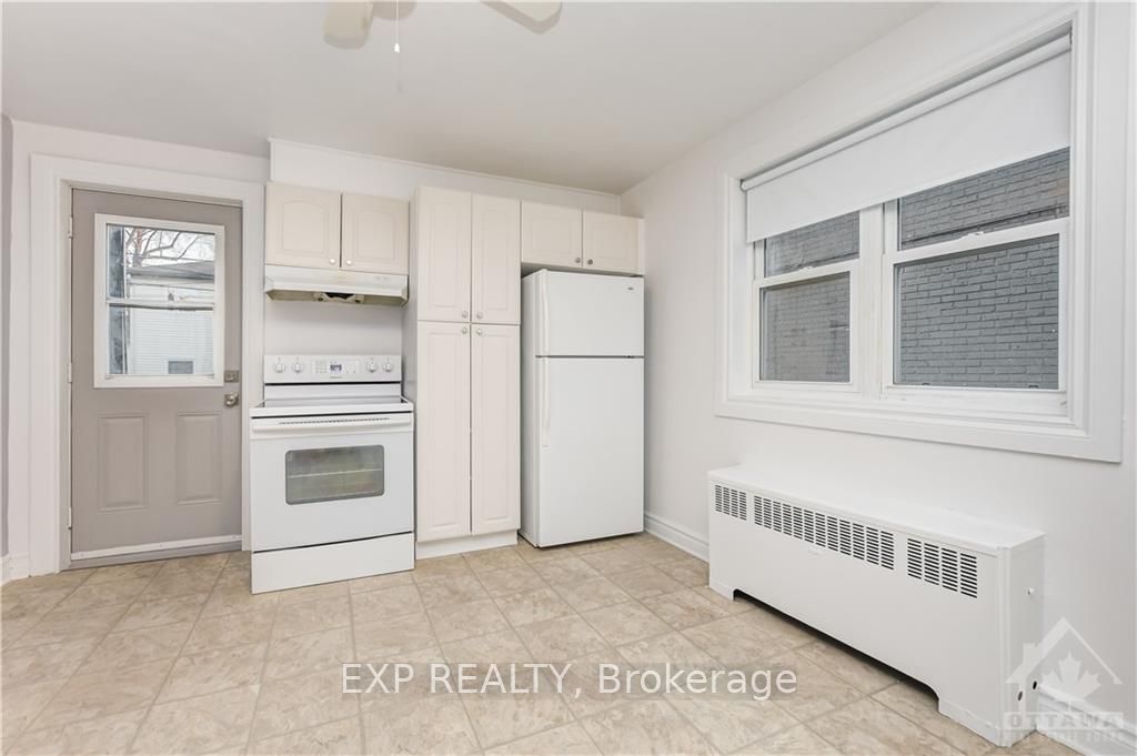 214 Carillon Street Property Photo 9