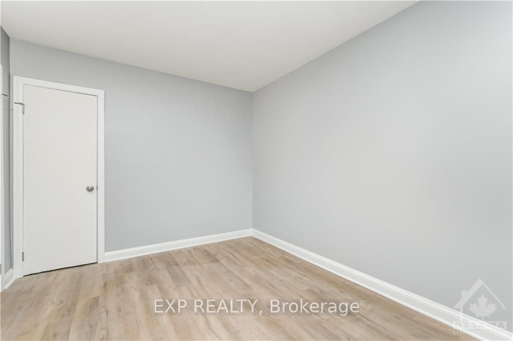 214 Carillon Street Property Photo 11