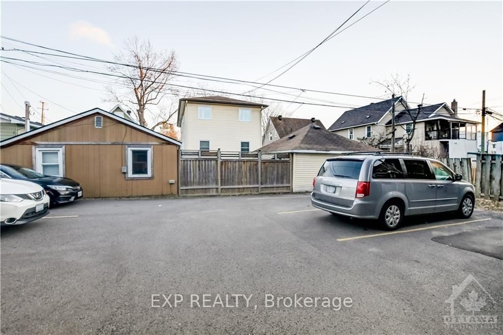 214 Carillon Street Property Photo 17