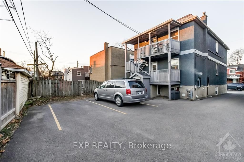 214 Carillon Street Property Photo 18