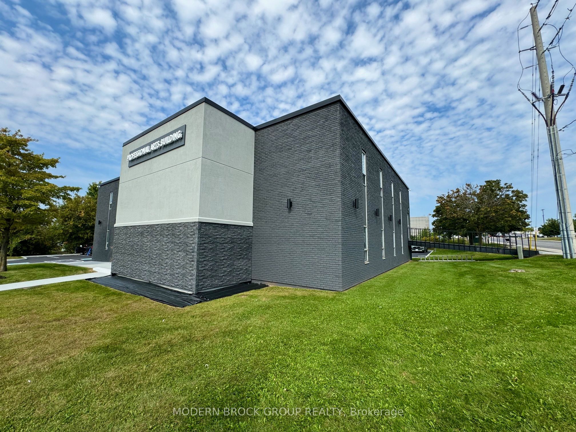 #201 - 135 Ormond Street Property Photo 2