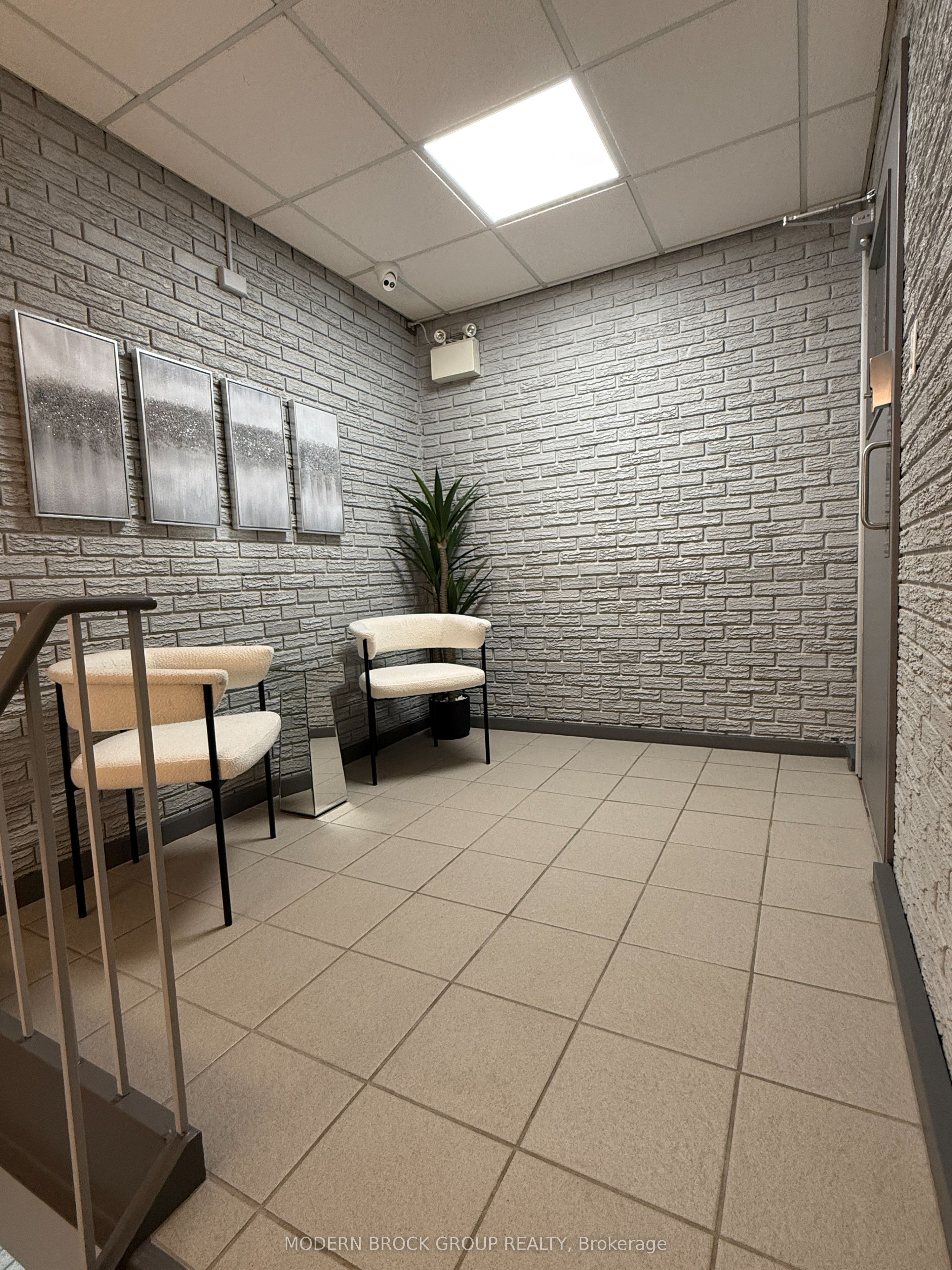 #201 - 135 Ormond Street Property Photo 11