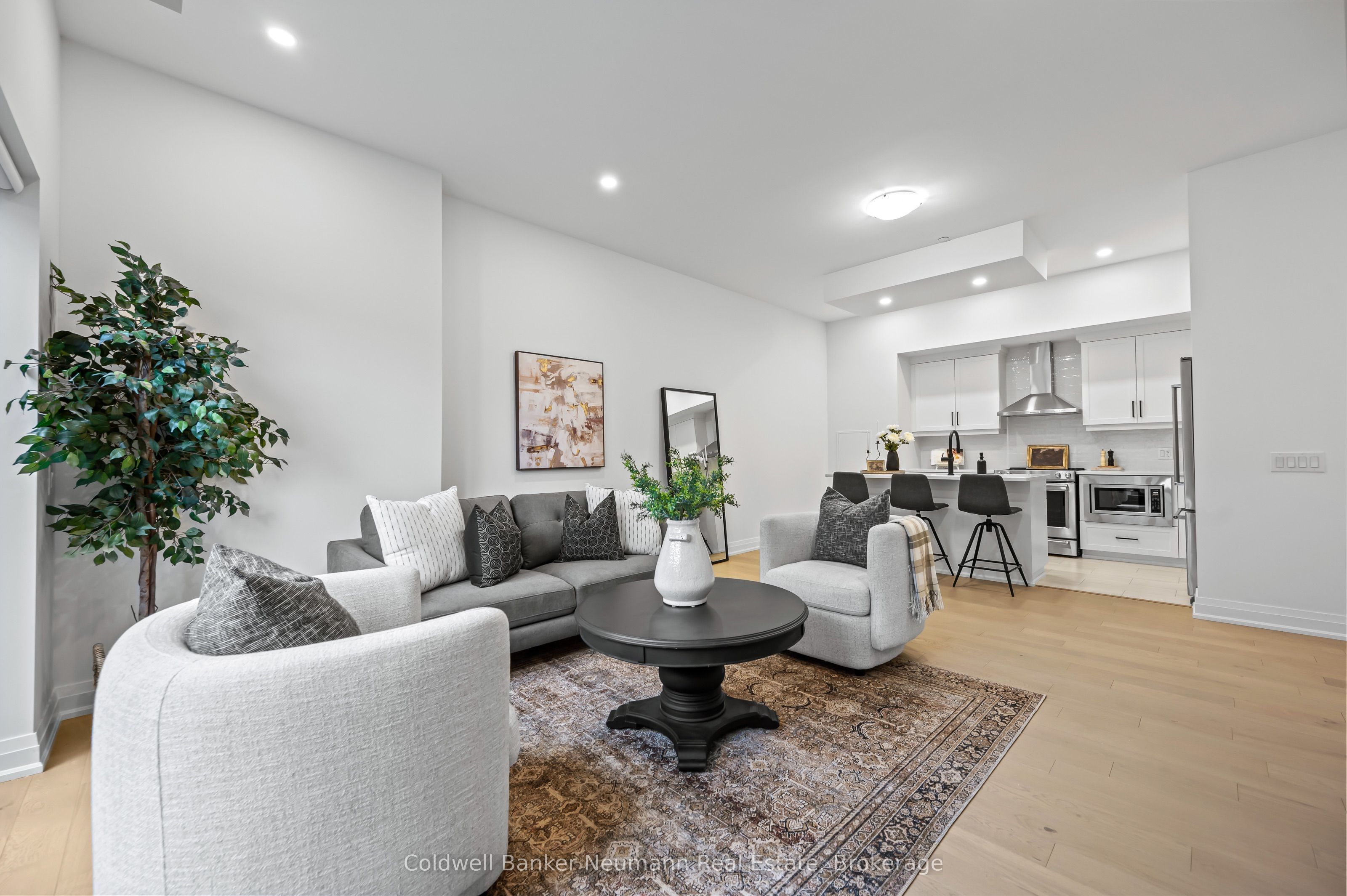 #101 - 71 Wyndham Street Property Photo 1