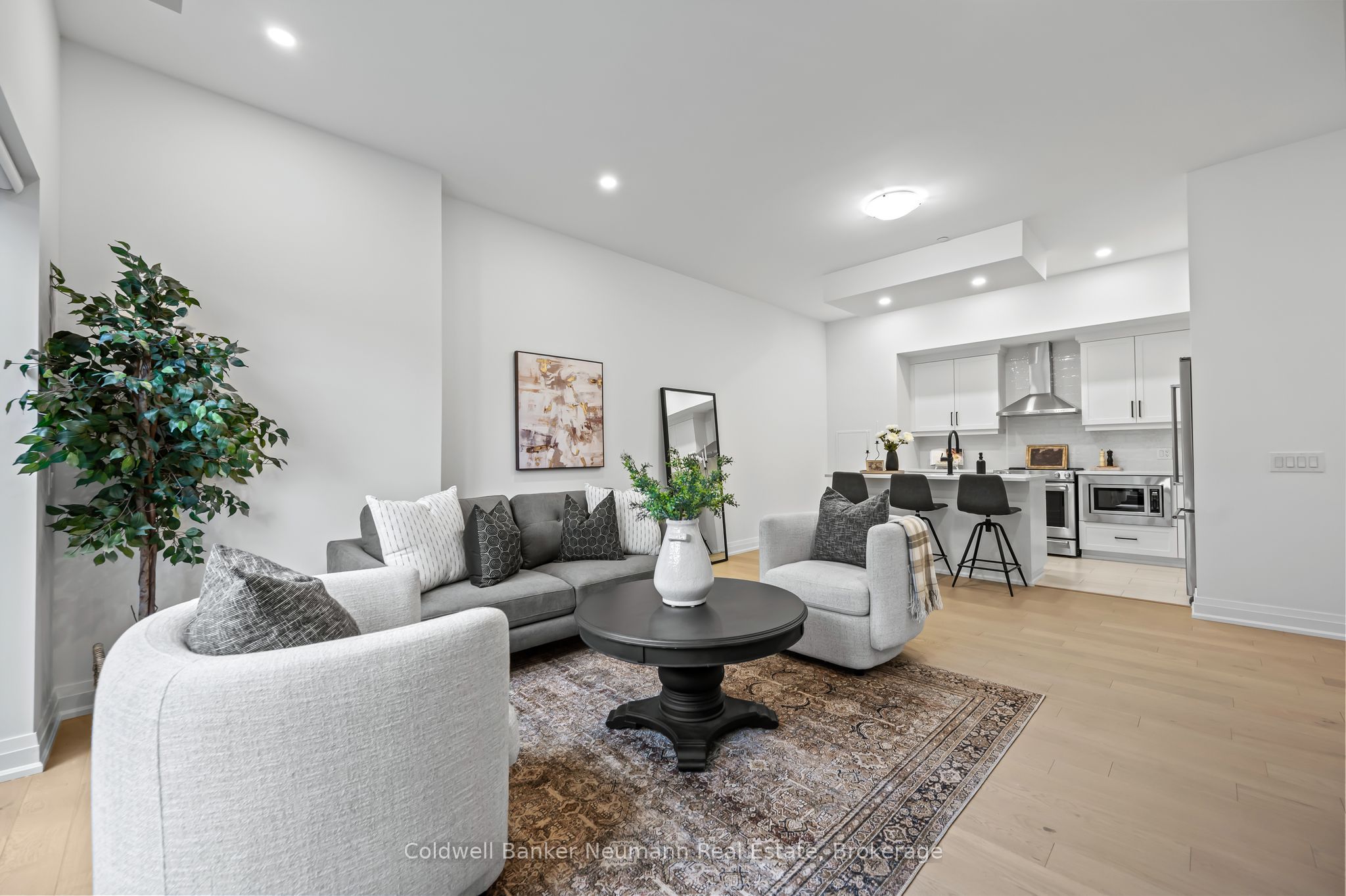 #101 - 71 Wyndham Street Property Photo 14
