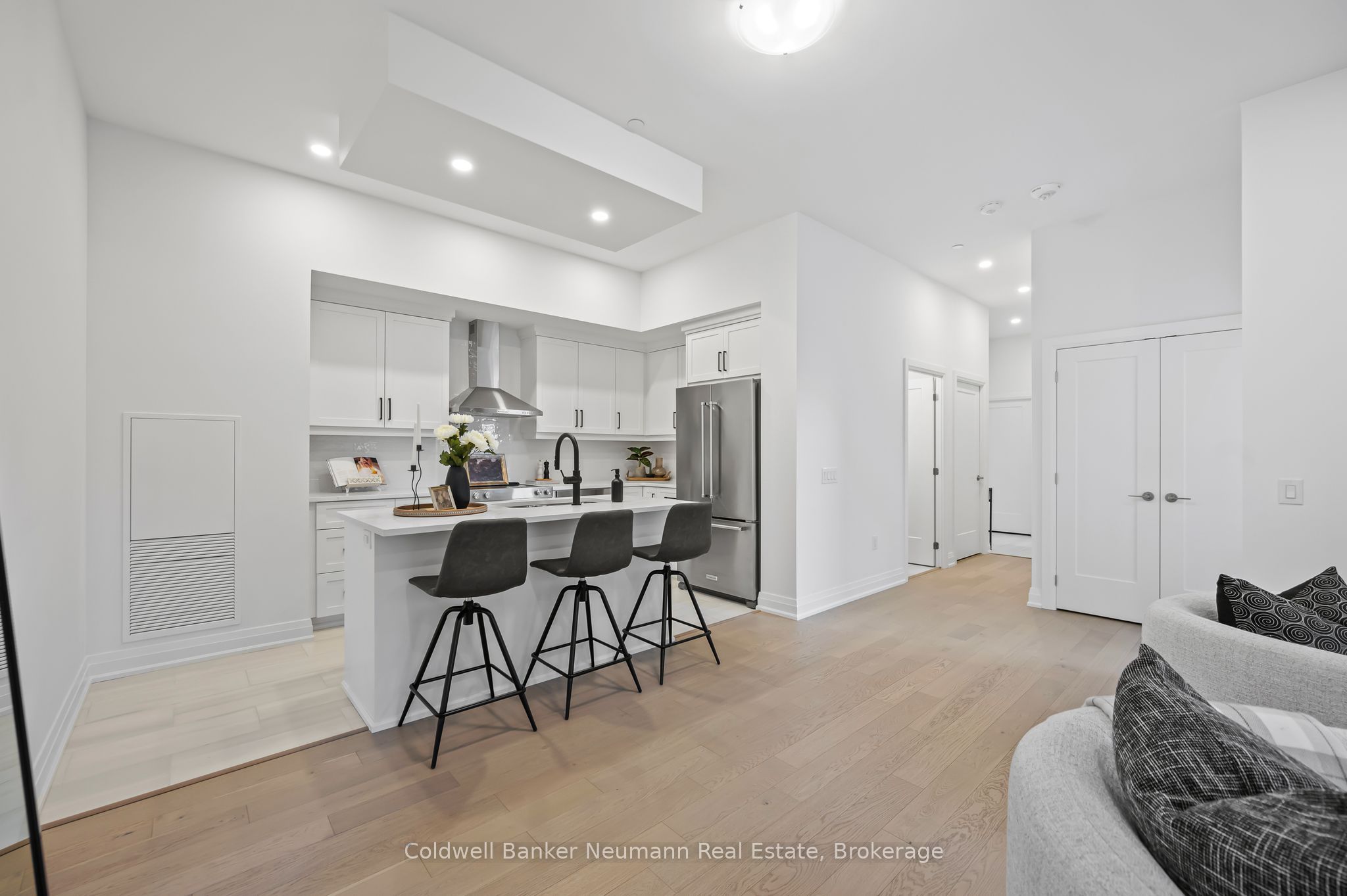 #101 - 71 Wyndham Street Property Photo 18