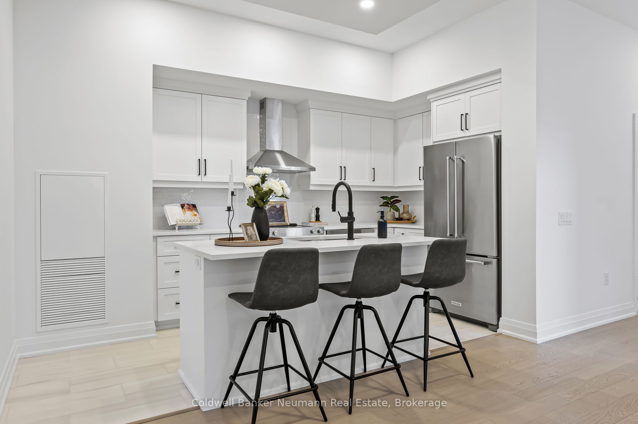 #101 - 71 Wyndham Street Property Photo 20