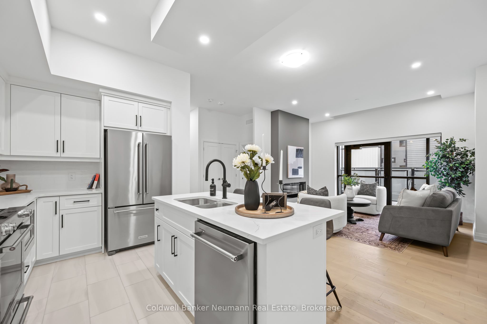 #101 - 71 Wyndham Street Property Photo 24