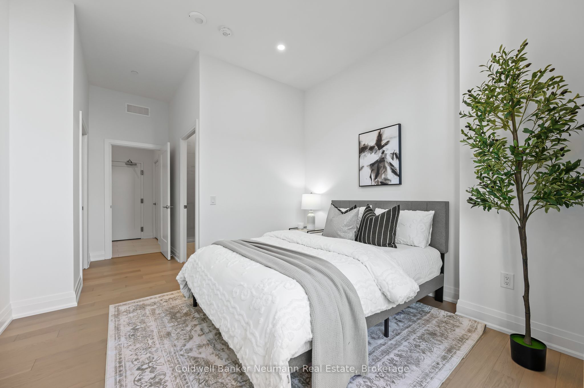 #101 - 71 Wyndham Street Property Photo 27