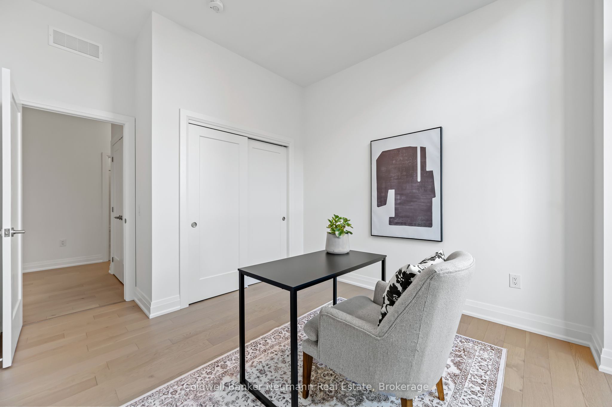 #101 - 71 Wyndham Street Property Photo 32