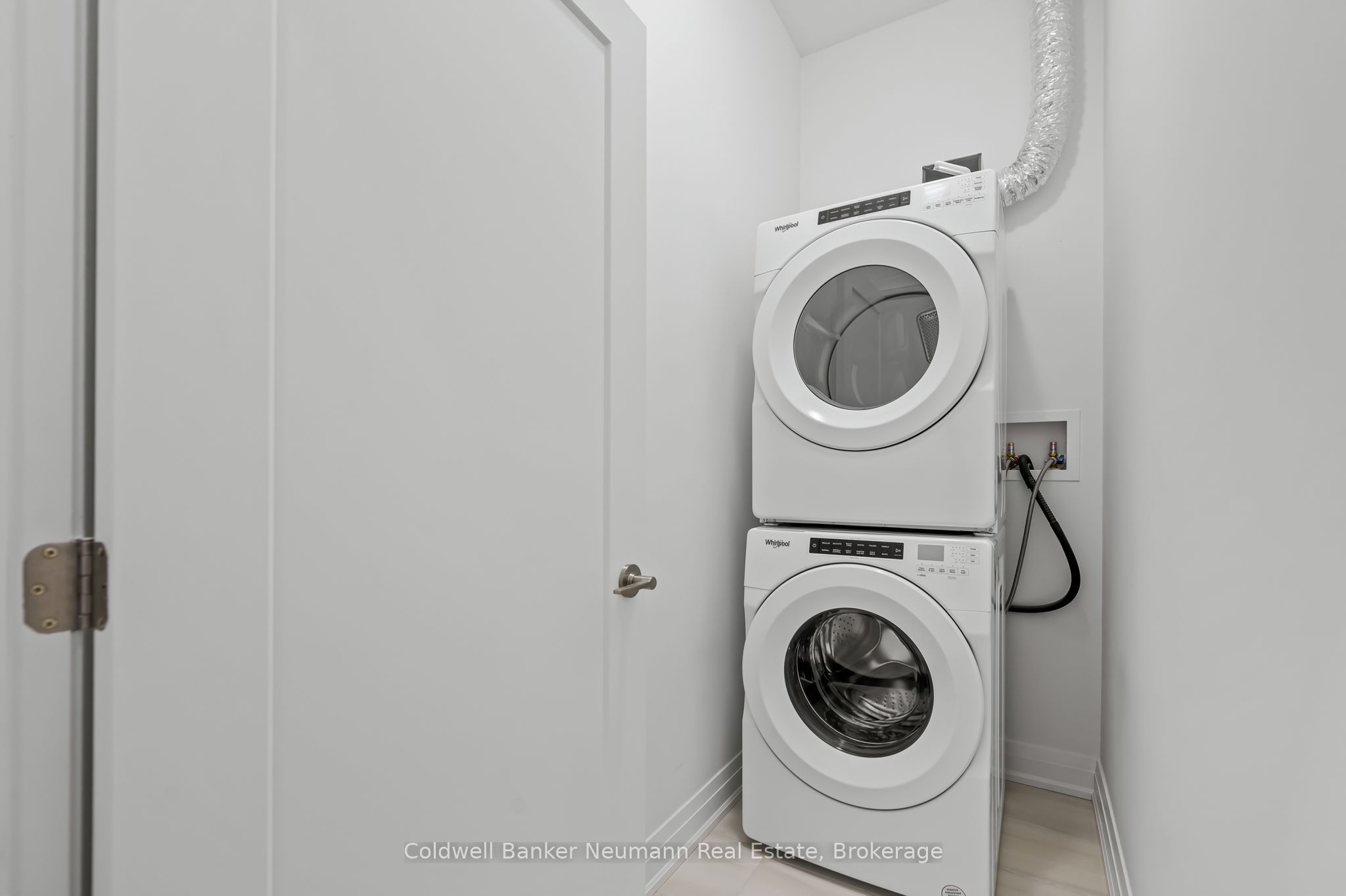 #101 - 71 Wyndham Street Property Photo 34
