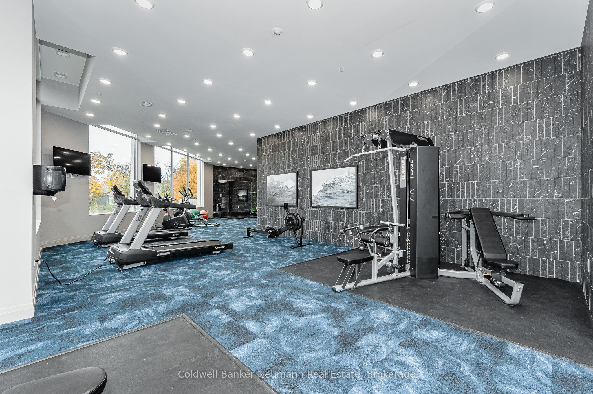 #101 - 71 Wyndham Street Property Photo 40