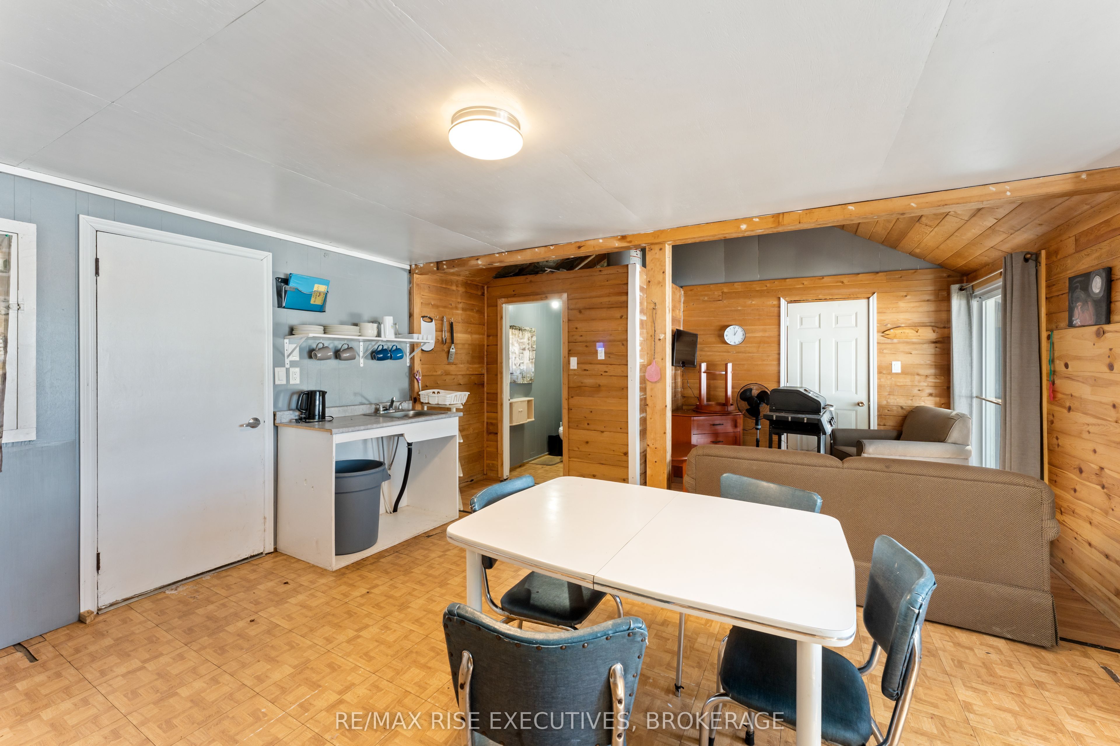 1264 Cox Road Property Photo 8