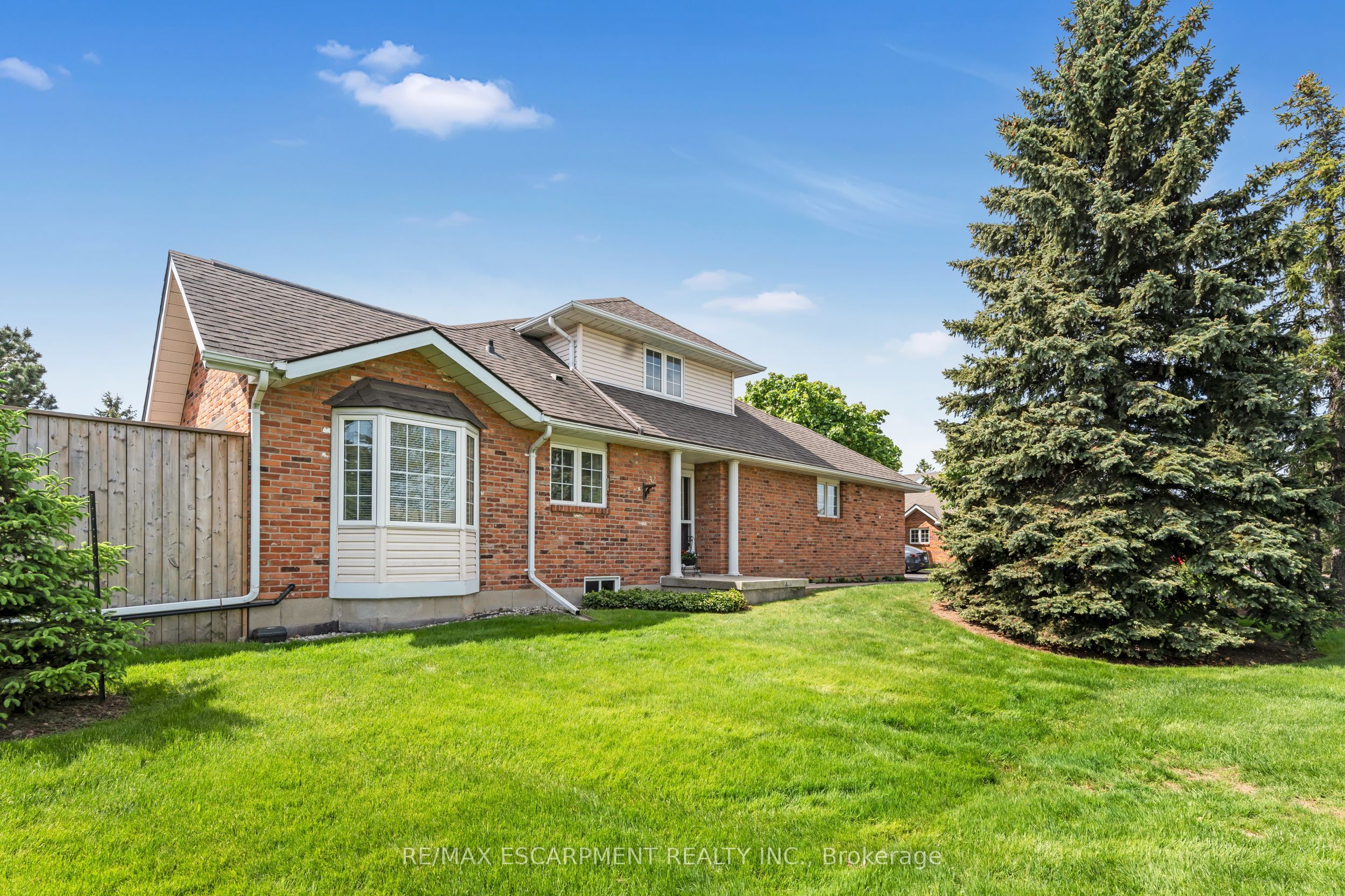 #32 - 810 Golf Links Road Property Photo 1