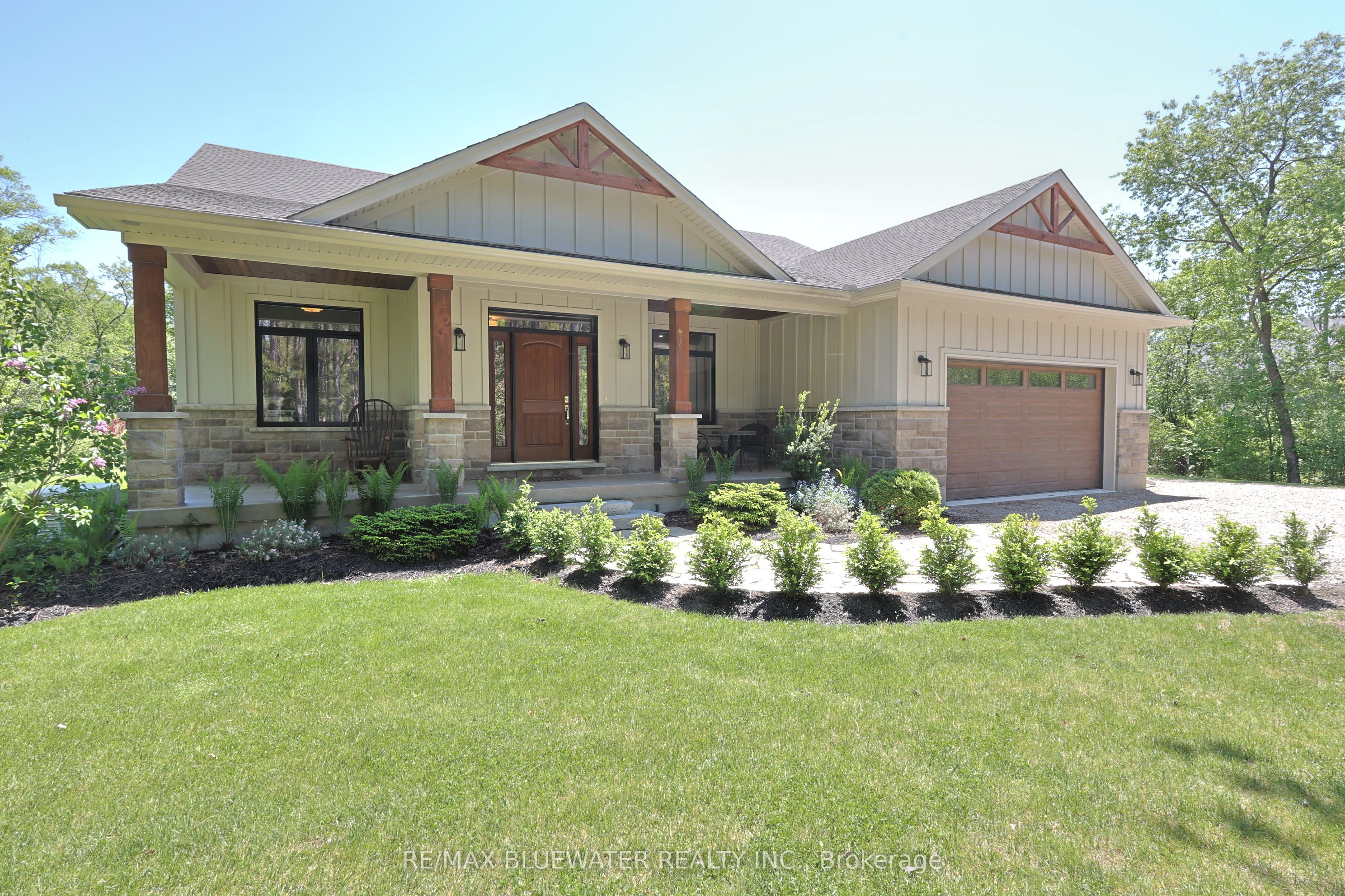 8437 Goosemarsh Line Property Photo 1