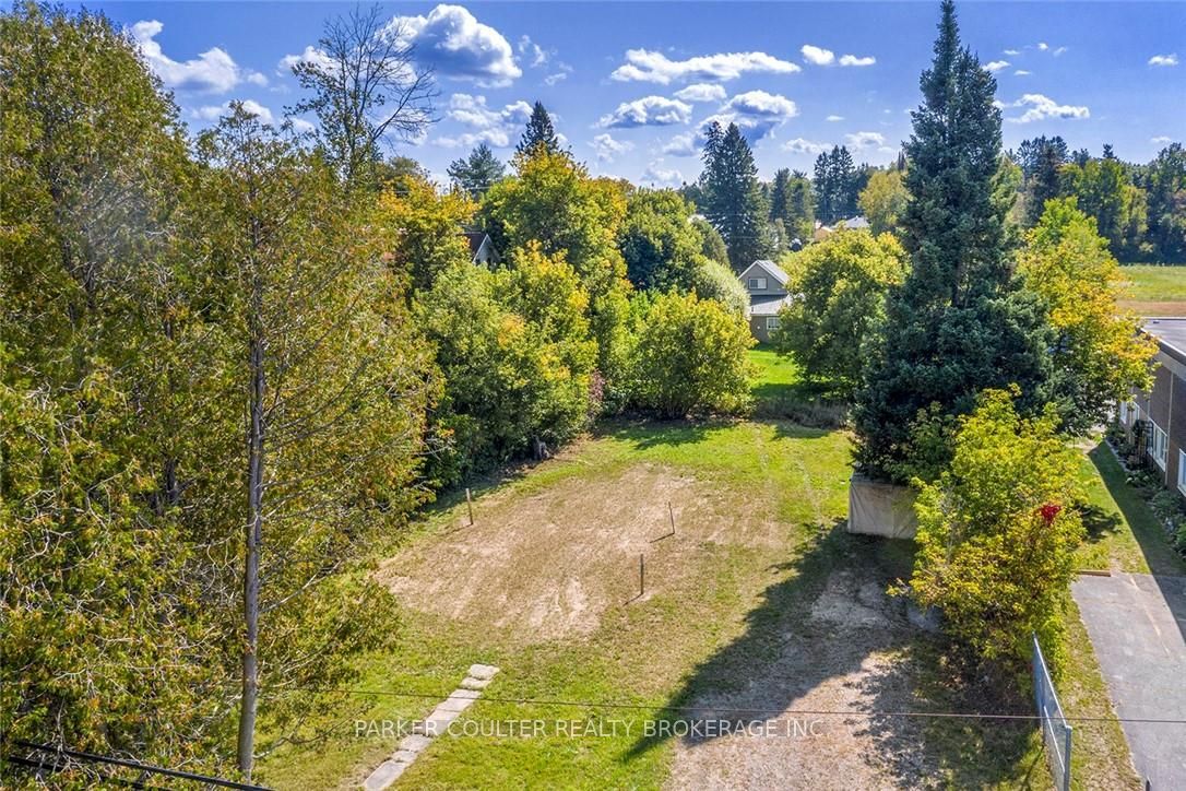 196 Yonge Street Property Photo 1
