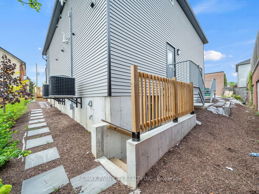 13 Bay Street Property Photo 38