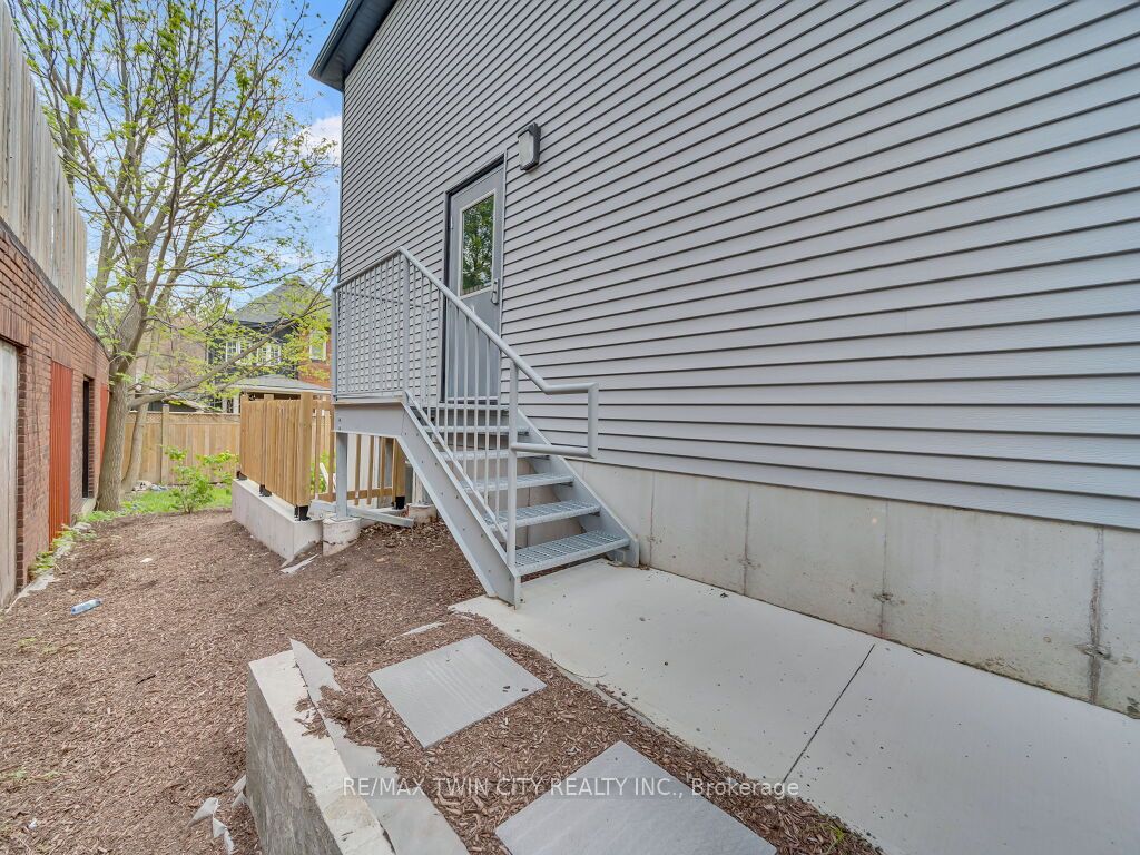 13 Bay Street Property Photo 39