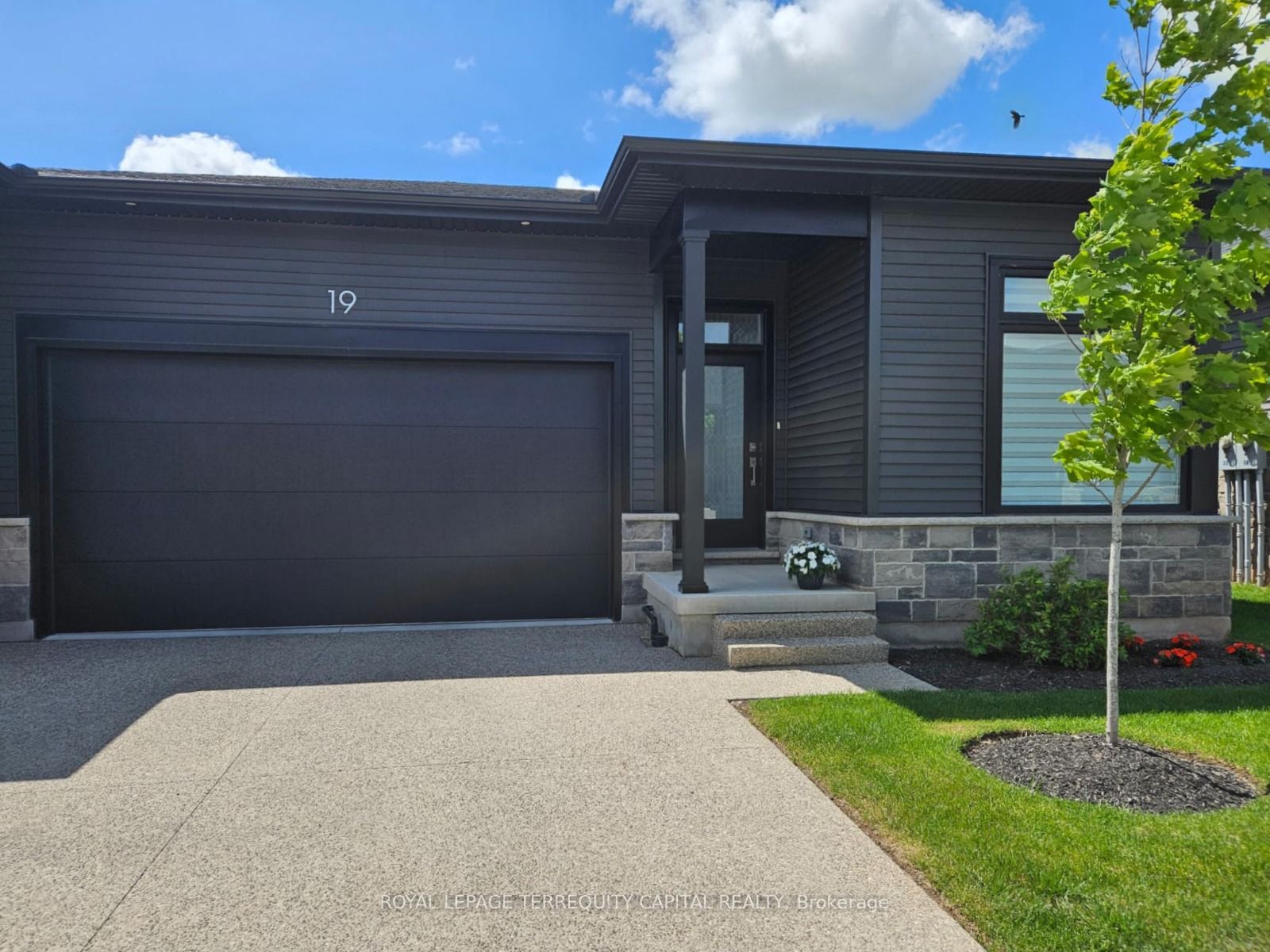 #19 - 8974 Willoughby Drive Property Photo 1