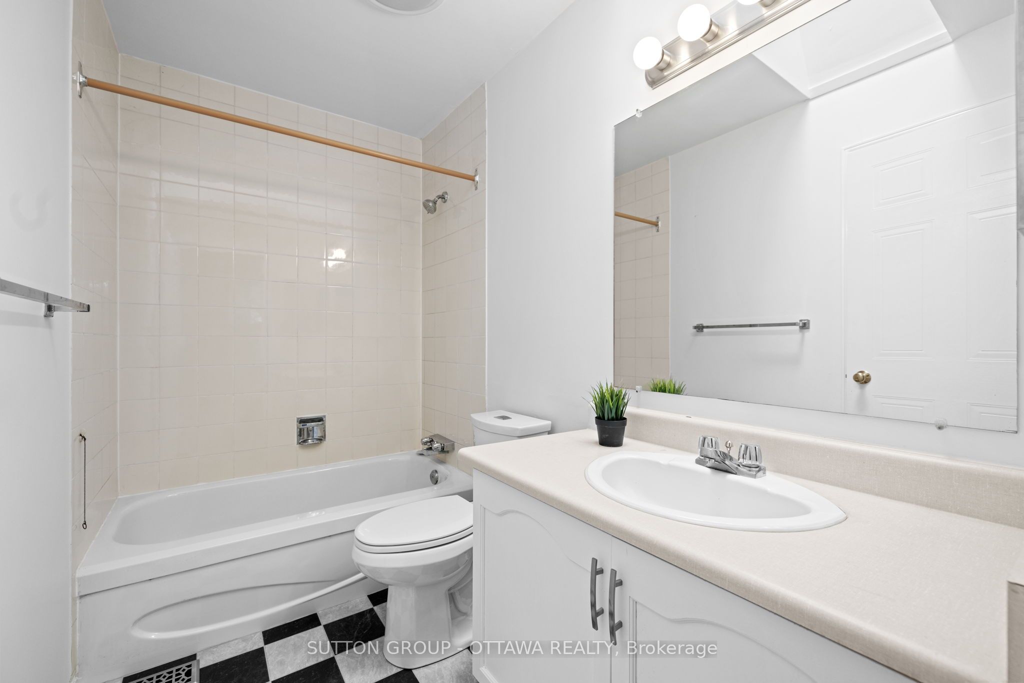 218 N Switzer Avenue Property Photo 10