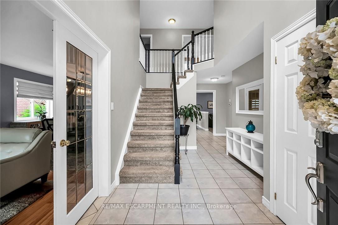 684 Upper Horning Road Property Photo 2