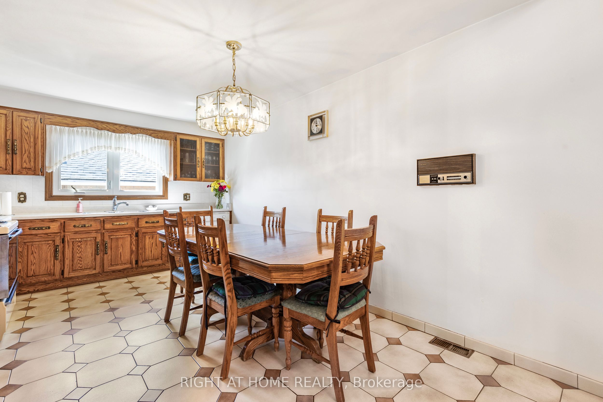 212 Margaret Avenue Property Photo 16