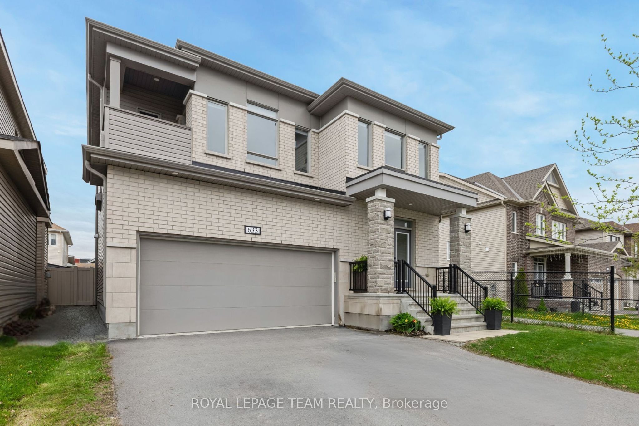 633 Parade Drive Property Photo 2