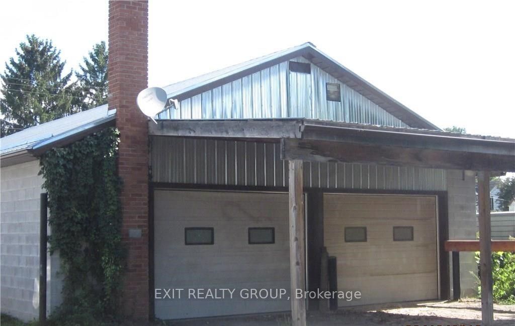 210 Mary Street Property Photo 2