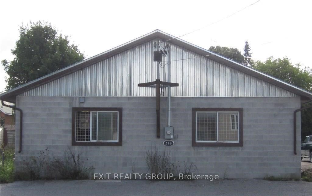 210 Mary Street Property Photo 3