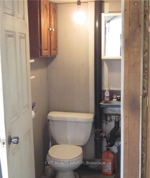 210 Mary Street Property Photo 8