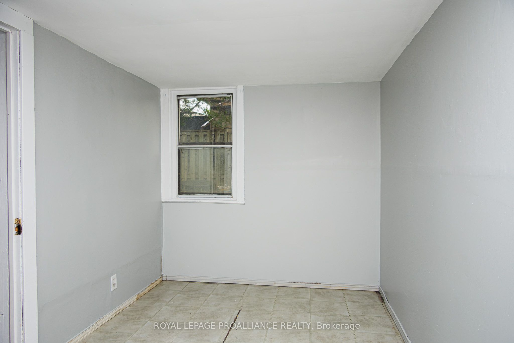 #b - 83 Lorne Avenue Property Photo 3