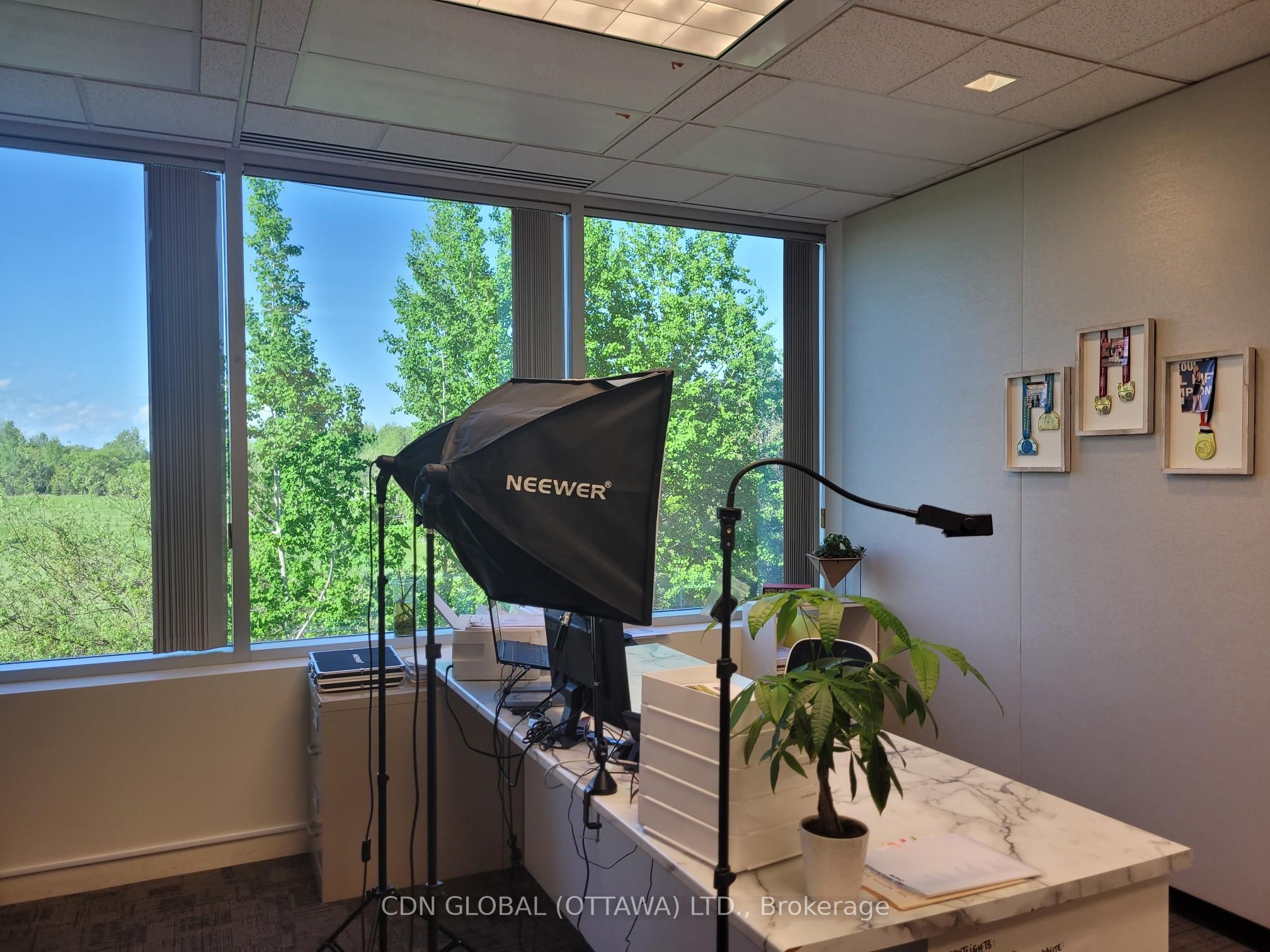 #210 - 2500 Solandt Road Property Photo 6