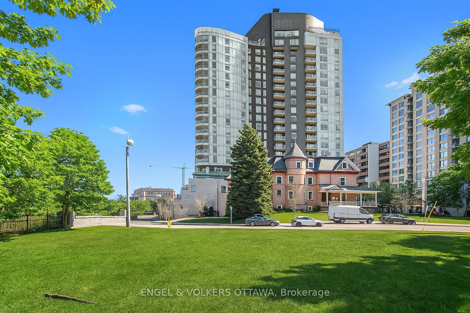 428 Sparks Street 305 Property Photo 1