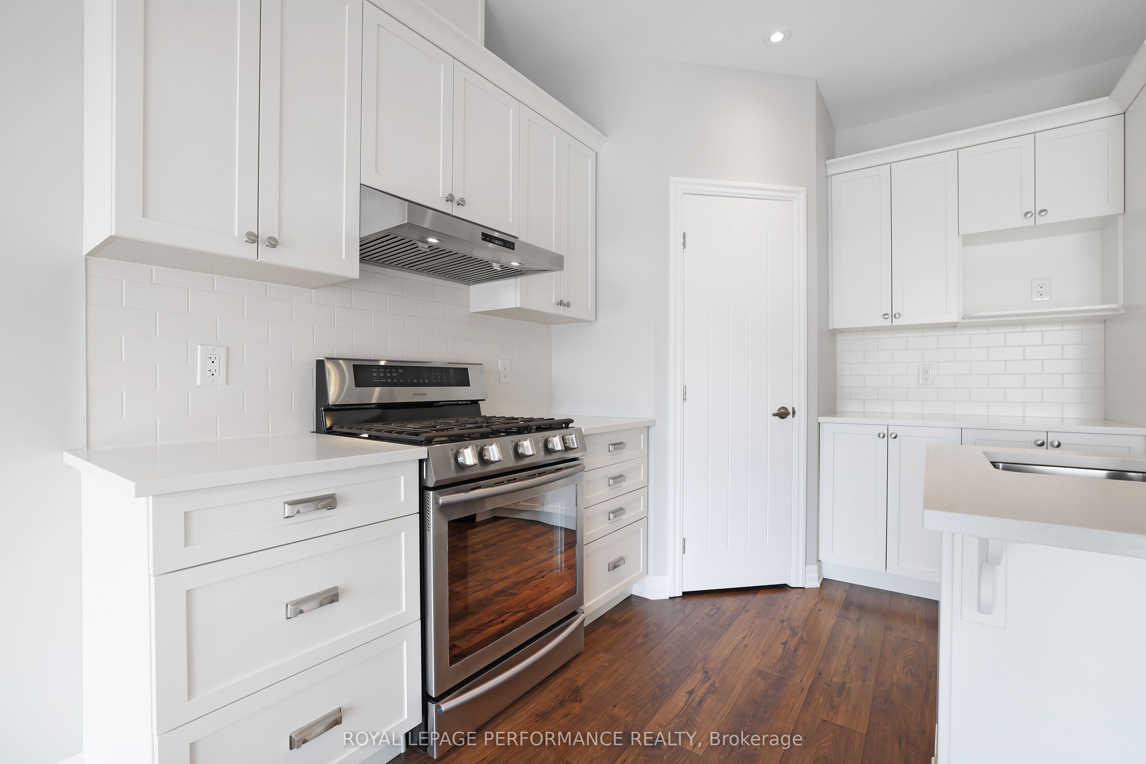 710 Maurice Stead Street Property Photo 8
