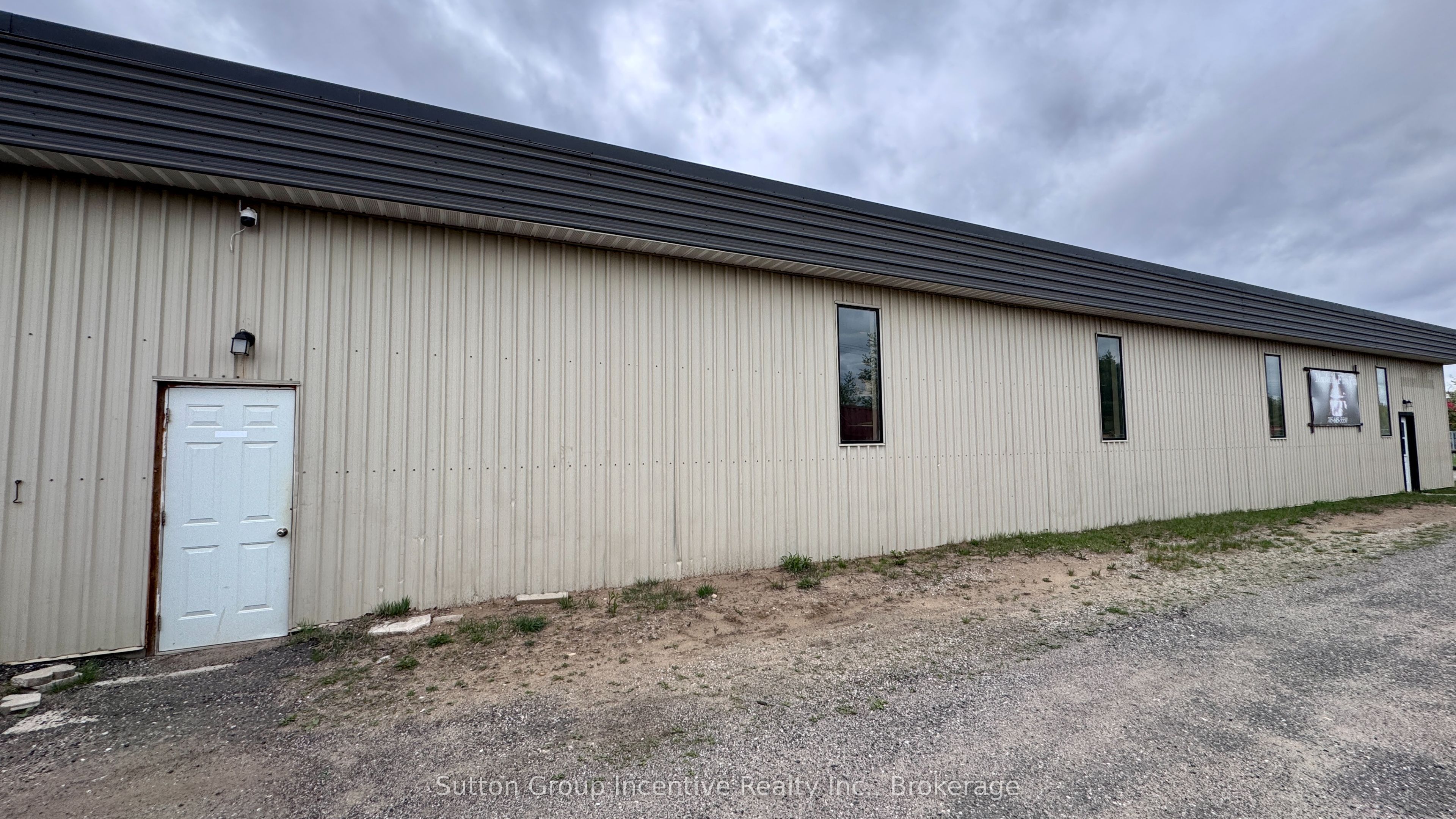 #Green - 1676 Winhara Road Property Photo 1