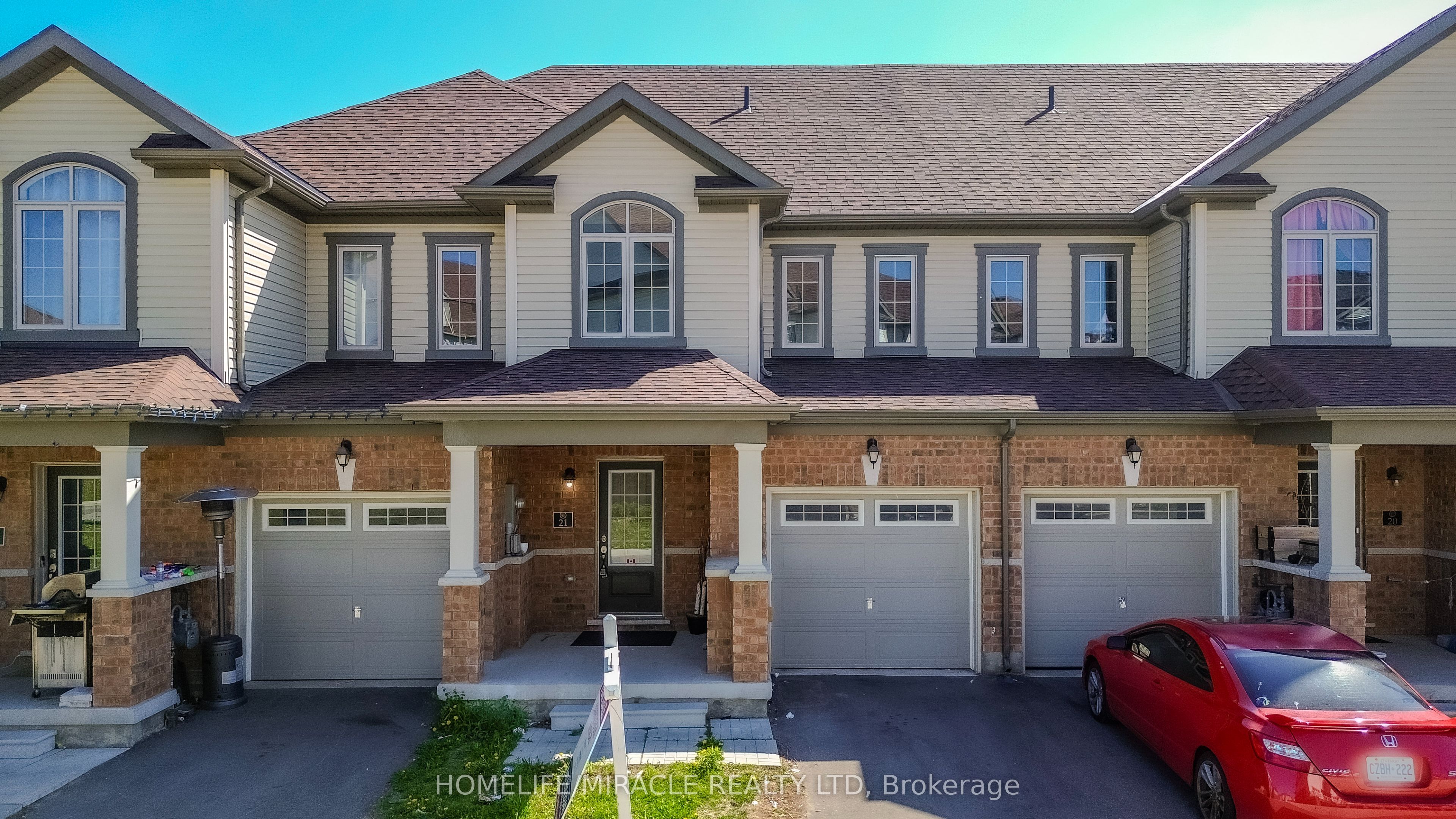 740-755 Linden Dr Property Photo 1