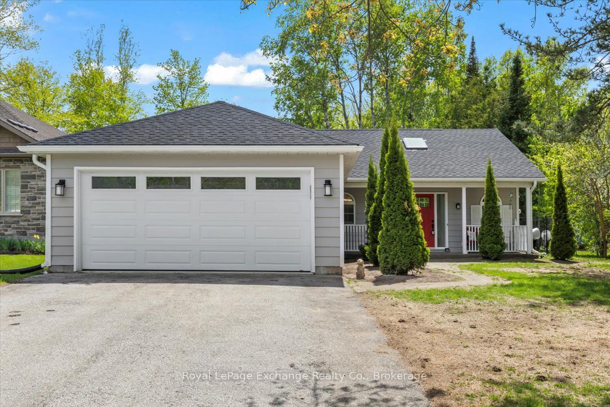 357 Tyendinaga Drive Property Photo 8