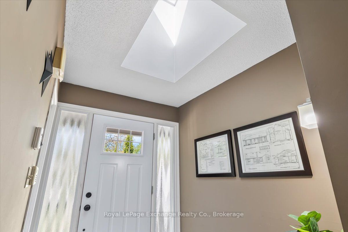 357 Tyendinaga Drive Property Photo 14