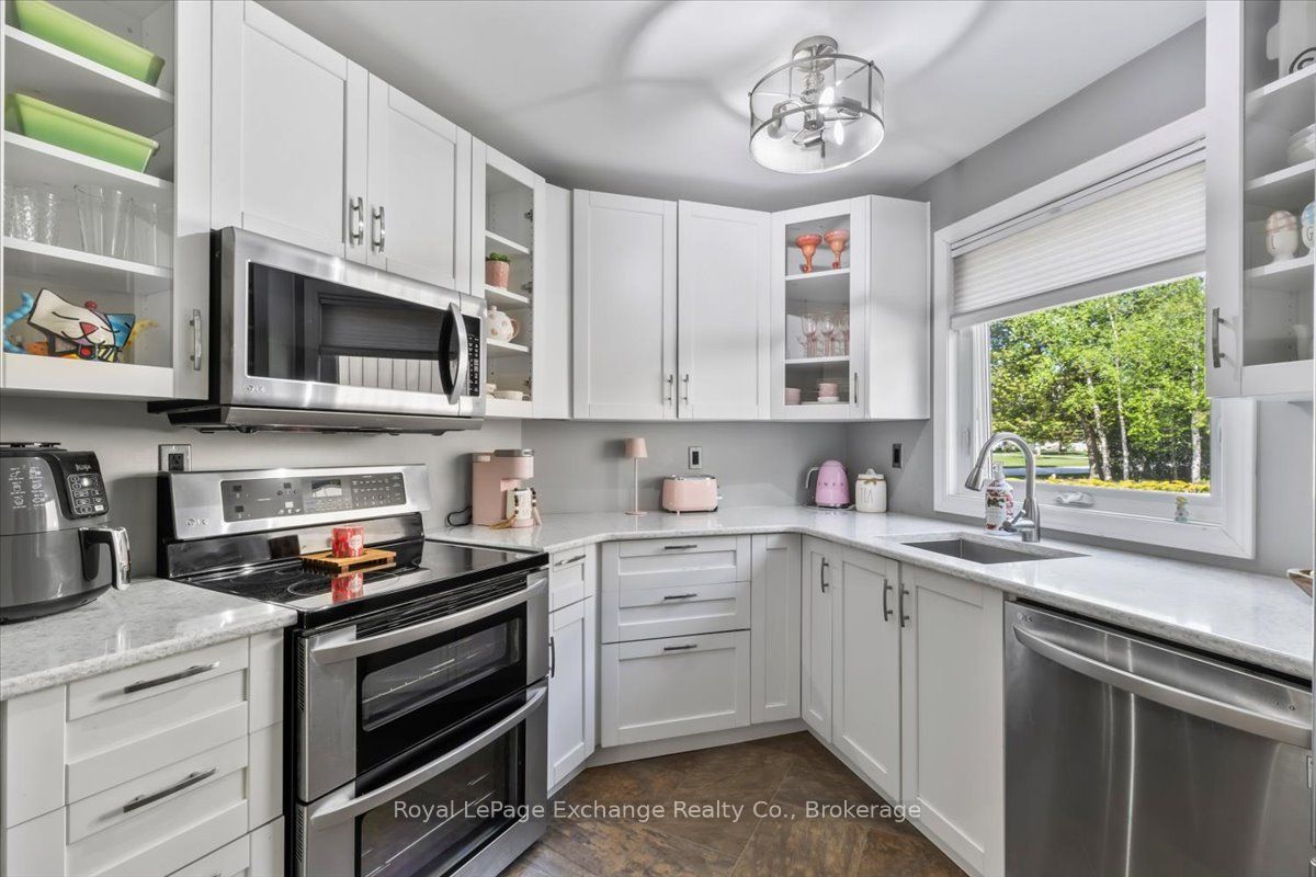 357 Tyendinaga Drive Property Photo 24