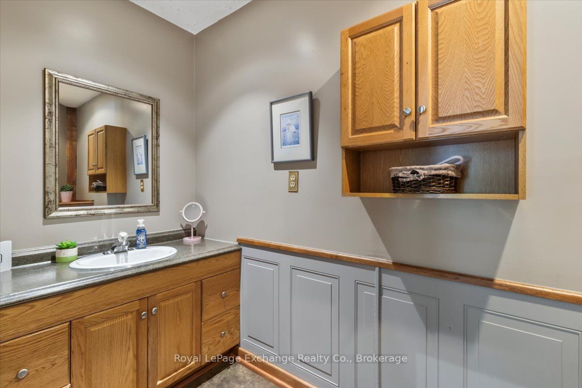 357 Tyendinaga Drive Property Photo 32